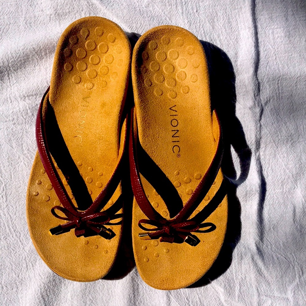 VIONIC sandals